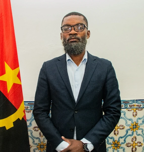 Júlio_Tchivangulula